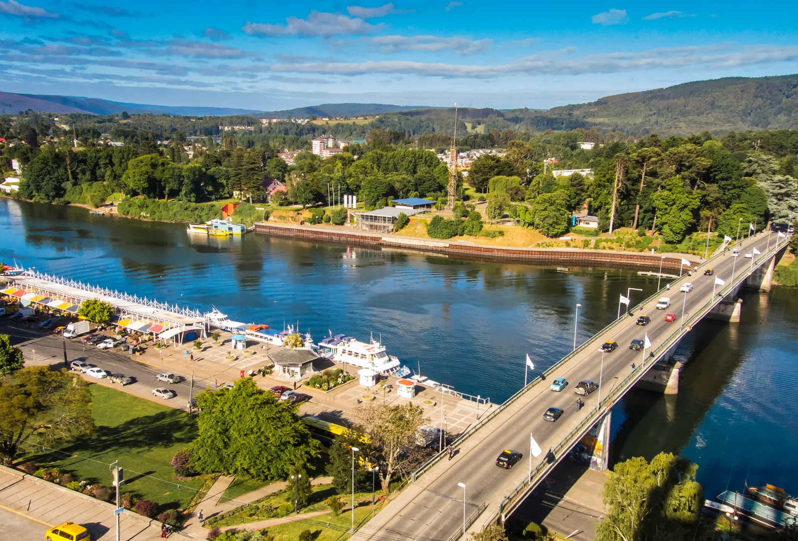 Vista aérea de Valdivia y el río Calle-Calle